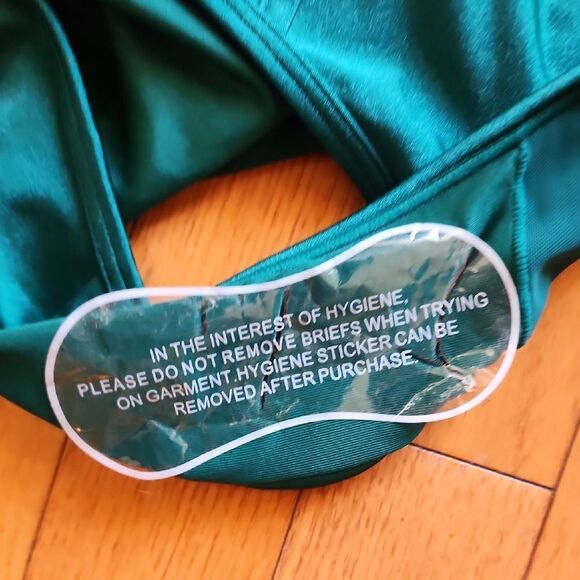 City Chic GREEN One Piece Swimsuit with Underwire Support- WOMEN'S SIZE XS - Picture 4 of 4